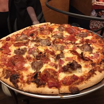 Downtown Pizza Thiensville / Mequon - Pizza restaurant in Thiensville, WI