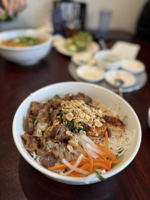 Bún Bò Huynh Dining by null