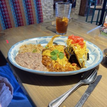 Lupe Tortilla - Kemah - Mixto platter - Mexican Near Me - Kemah, Texas Lupe Tortilla - Kemah - Mixto platter - Mexican Near Me - Kemah, Texas