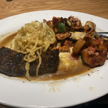 Cooper’s Hawk Winery & Restaurant - New American Near Me - St Charles, Illinois