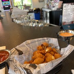 Red City Ale House - Fried curds