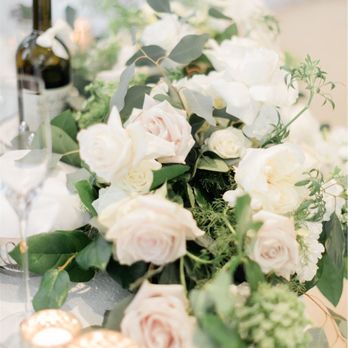 Amour Florist  - Sweetheart table - Wedding Planning Near Me - Elk Grove, California