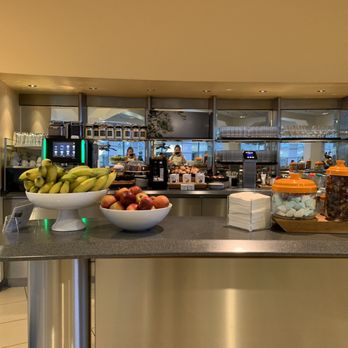 Lufthansa Senator Lounge - Airport Lounges Near Me - Berlin, BE