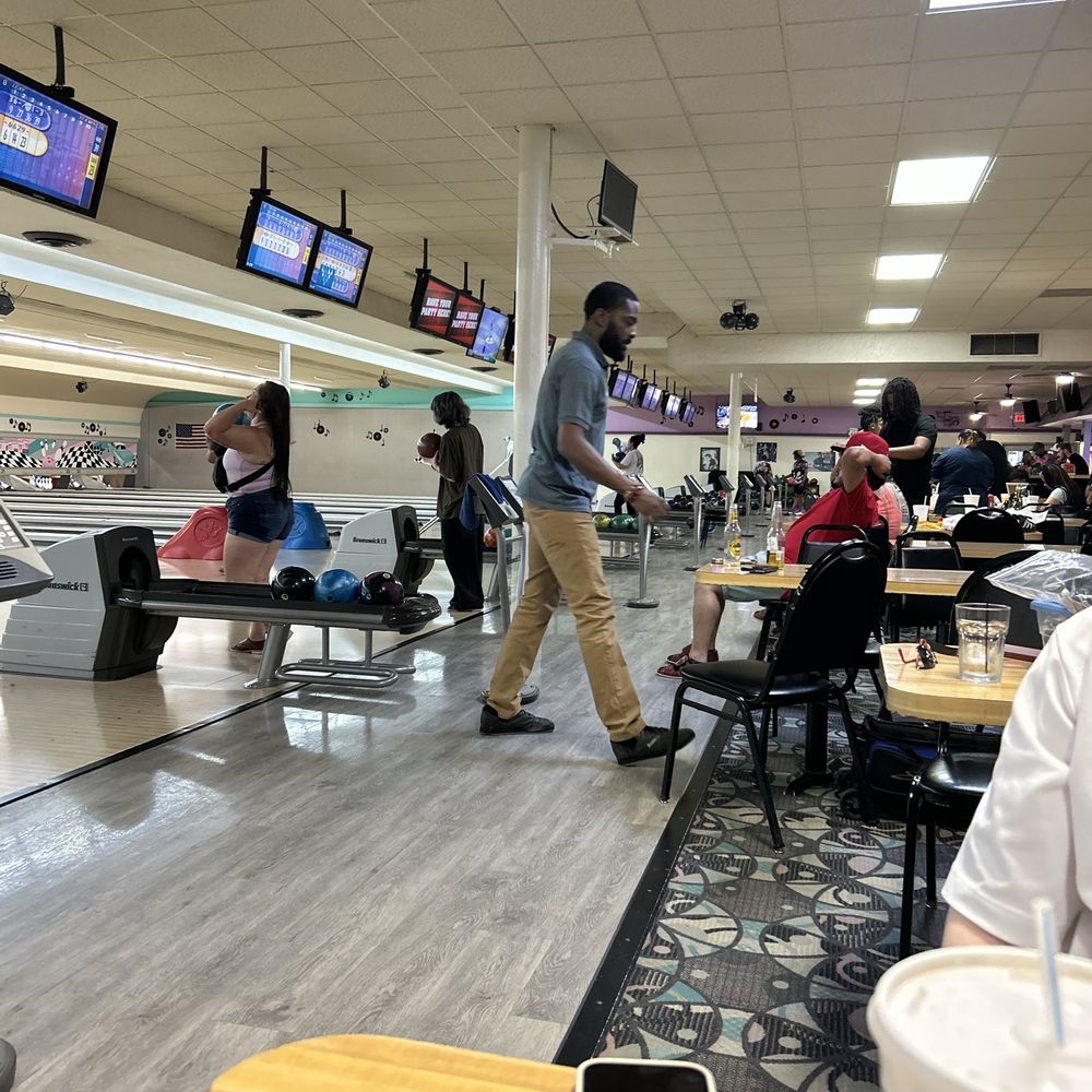 Olivette Lanes - Bowling Near Me - Olivette, Missouri Olivette Lanes - Bowling Near Me - Olivette, Missouri