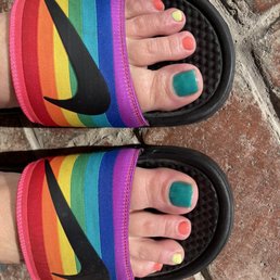 Bright alternating gel pedicure toes! Bright alternating gel pedicure toes!