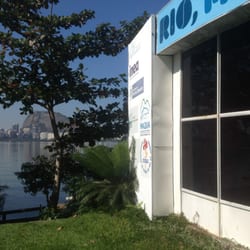 Rio, Mar E Golfinhos - Fica bem na beira da lagoa