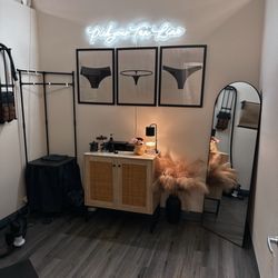 Love’s Beauty Lounge  - Custom Spray Tans