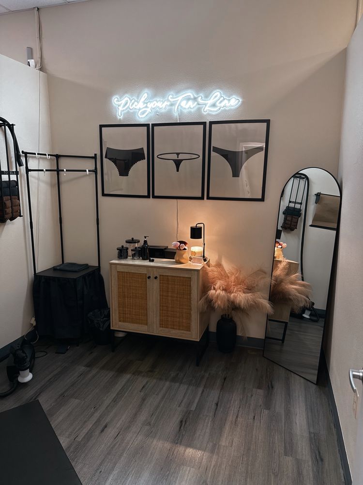 Love’s Beauty Lounge  Logo