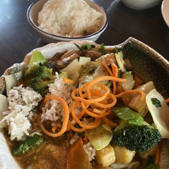 Thai Station Restaurant - Mixed vegetables in garlic sauce - Thai Near Me - Carrboro, North Carolina Thai Station Restaurant - Mixed vegetables in garlic sauce - Thai Near Me - Carrboro, North Carolina