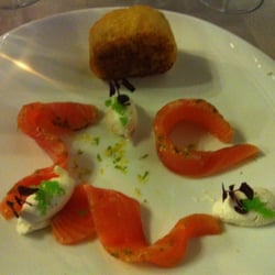 Le Petit Bateau - Saumon mariné en entrée