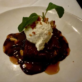 Fleming’s Prime Steakhouse & Wine Bar - Chocolate Gooey Brownie - Steakhouses Near Me - Pasadena, California