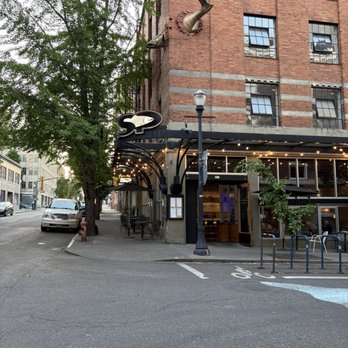 Southpark Seafood - Super cute corner space with lots of unique seating - Seafood Near Me - Portland, Oregon