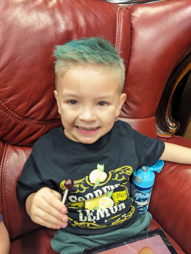 Doogies Barbershop Logo