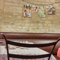 Les Petites Douceurs - A table!