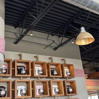 Stan's Donuts & Coffee - Donuts Near Me - Orland Park, Illinois