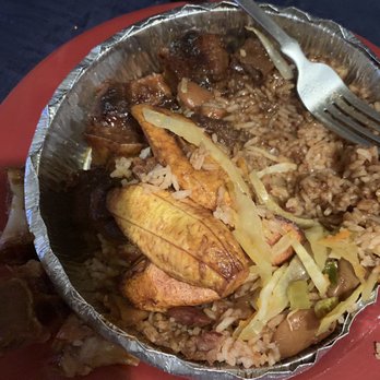 Doro's Jamaican Restaurant - Beef Oxtail w Cabbage w Rice n Beans - Caribbean Near Me - New York, New York Doro's Jamaican Restaurant - Beef Oxtail w Cabbage w Rice n Beans - Caribbean Near Me - New York, New York