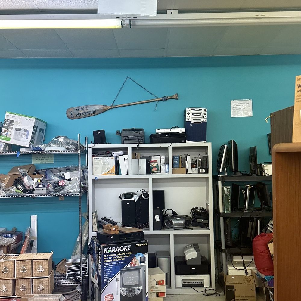 Bergmann Center Resale Shop - Electronics - Thrift Stores Near Me - Charlevoix, Michigan Bergmann Center Resale Shop - Electronics - Thrift Stores Near Me - Charlevoix, Michigan