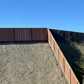 Bay Side Fencing  - Fence going up slope - Fences & Gates Near Me - Antioch, California