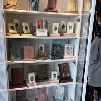 Moon's Rare Books - Bookstores Near Me - Provo, Utah