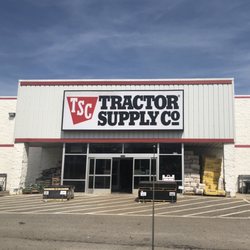 Tractor Supply - Main entrance