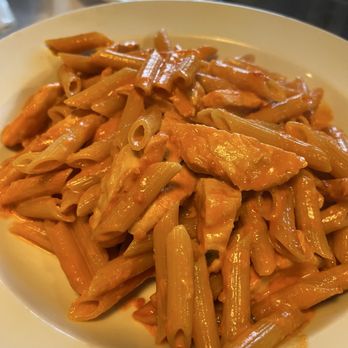 Cioffi's Restaurant & Pizzeria - Penne vodka with chicken - Pizza Near Me - Union, New Jersey