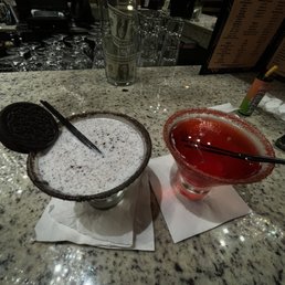 The cookies & crème & the pomegranate martini ! The cookies & crème & the pomegranate martini !