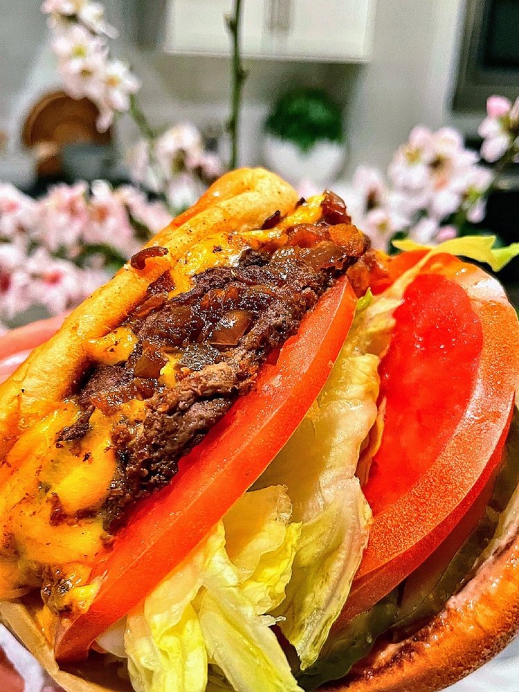 INNOUT BURGER 153 Photos & 142 Reviews 5106 W Shaw St, Fresno