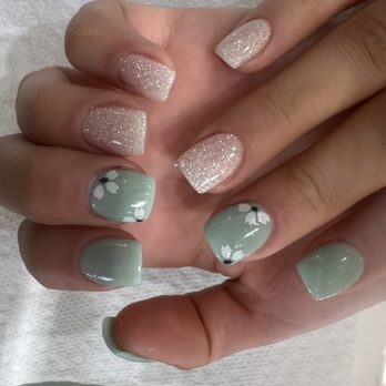 Lore's Nails Spa - #greennails#flowerdesing#goldsprkles#kentct# lore'nailsp# - Nail Salons Near Me - Kent, Connecticut Lore's Nails Spa - #greennails#flowerdesing#goldsprkles#kentct# lore'nailsp# - Nail Salons Near Me - Kent, Connecticut