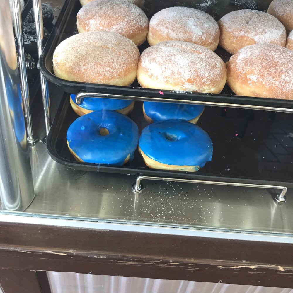 Yum Yum Donuts - Though they didn't have sprinkled one the bubblegum glaze was very good - Donuts Near Me - Madera, California