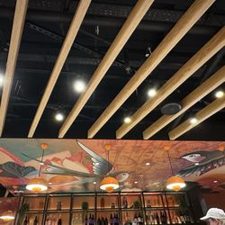 Giraffe Stop - Ceiling above the bar area