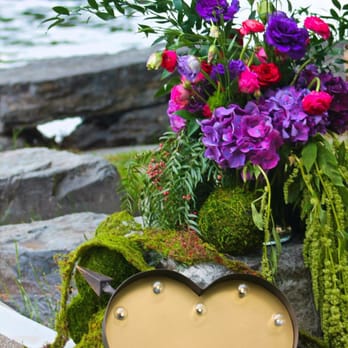 Oak and Fig Floral - Florists Near Me - Buckley, Washington