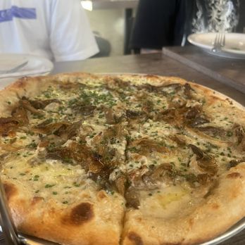 Pizzeria Luba - Foggy Dew Mushroom Pizza - Pizza Near Me - Auburn, California Pizzeria Luba - Foggy Dew Mushroom Pizza - Pizza Near Me - Auburn, California