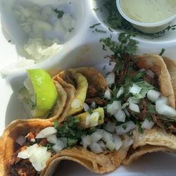 Taquieria El Buen Pastor - Al pastor and barbacoa tacos