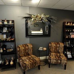 Jeffrey's Jewelers - A cozy spot to wait while getting a ring cleaned or a watch battery changed.