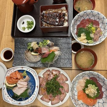 Waraku - Sashimi, eel, beef tongue - Izakaya Near Me - Torrance, California Waraku - Sashimi, eel, beef tongue - Izakaya Near Me - Torrance, California