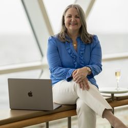Blue Pointe Travel - Michele Lindsay, owner of Blue Pointe Travel