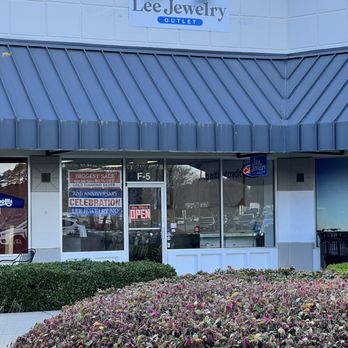 Lee Jewelry Outlet - Jewelry Near Me - Smithfield, North Carolina Lee Jewelry Outlet - Jewelry Near Me - Smithfield, North Carolina
