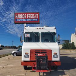 LUCKY THAI FOOD TRUCK - Lucky thai set up at harbor freight belt hwy st joseph Mo