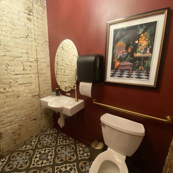 Pausa Coffee - Nice, clean bathroom - Coffee & Tea Near Me - Syracuse, New York