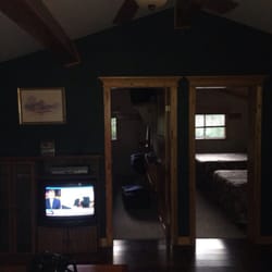 Brookside Motel - The inside of the Brookside Cabin