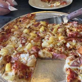 Generations Pizzeria - Hawaiian pizza - Pizza Near Me - Wilmington, Ohio