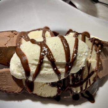 LB Social - Tortufo - Wine Bars Near Me - Long Beach, New York