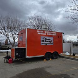 Street Tacos El Tocayo - Back of the truck