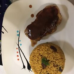 Sazón Mío - Lomo con salsa guayaba y arroz mamposteao