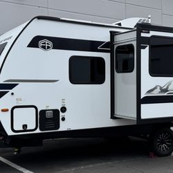 Reno Shade Window Tinting - Reno camper ceramic window tinting.