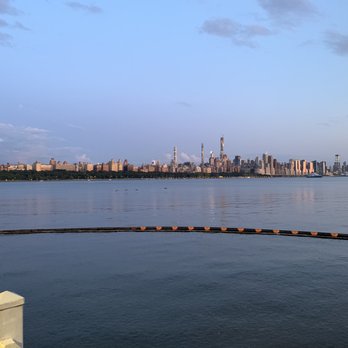 Pier 115 - Sports Bars Near Me - Edgewater, New Jersey