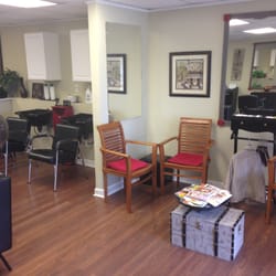 Salon Anthony - Waiting Area