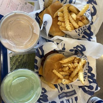 Culver's - 2 Cheeseburgers Basket meals with Shakes [Strawberry & Mint] - Ice Cream & Frozen Yogurt Near Me - Rock Falls, Illinois