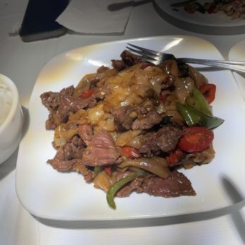 SriPraPhai Thai Restaurant - Pad kee mao with beef - Thai Near Me - Woodside, New York