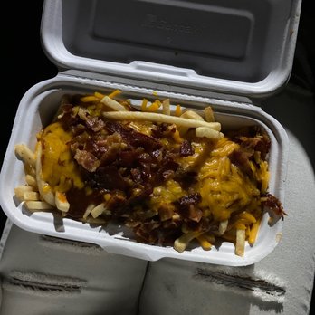 Wienerschnitzel - Large chilli cheese with bacon - Hot Dogs Near Me - La Mesa, California